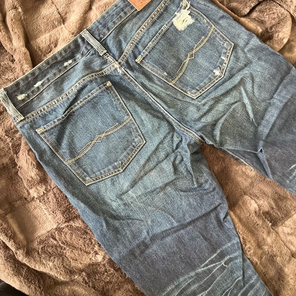 LUCKY BRAND Dark Distressed Denim - Picture 4 of 5